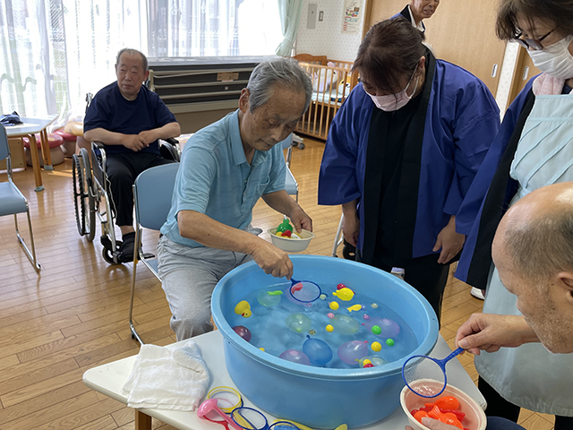 夏祭り・金魚すくい